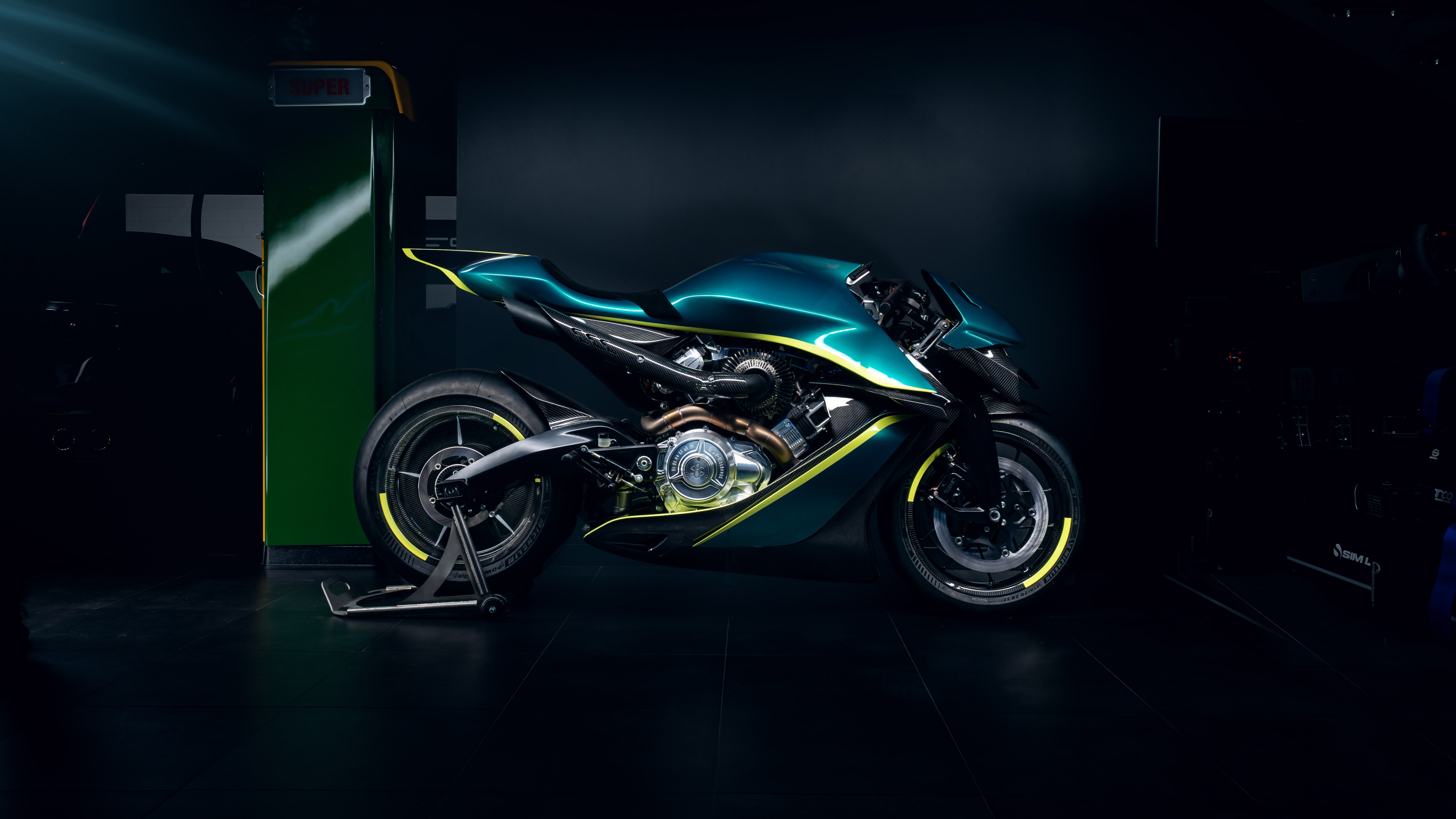 Aston Martin AMB 001 Pro Wallpaper