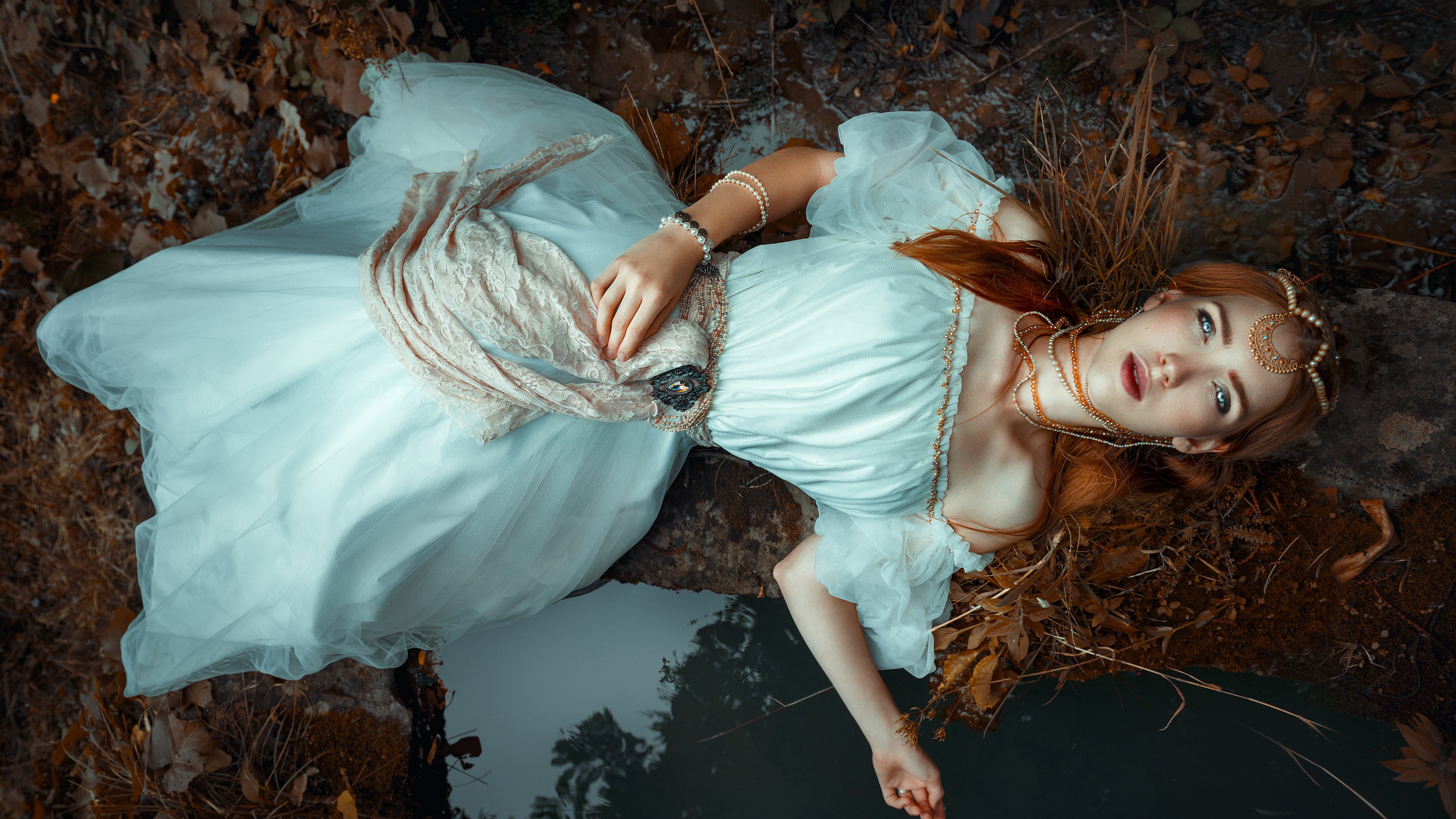 Beautiful girl Wallpaper