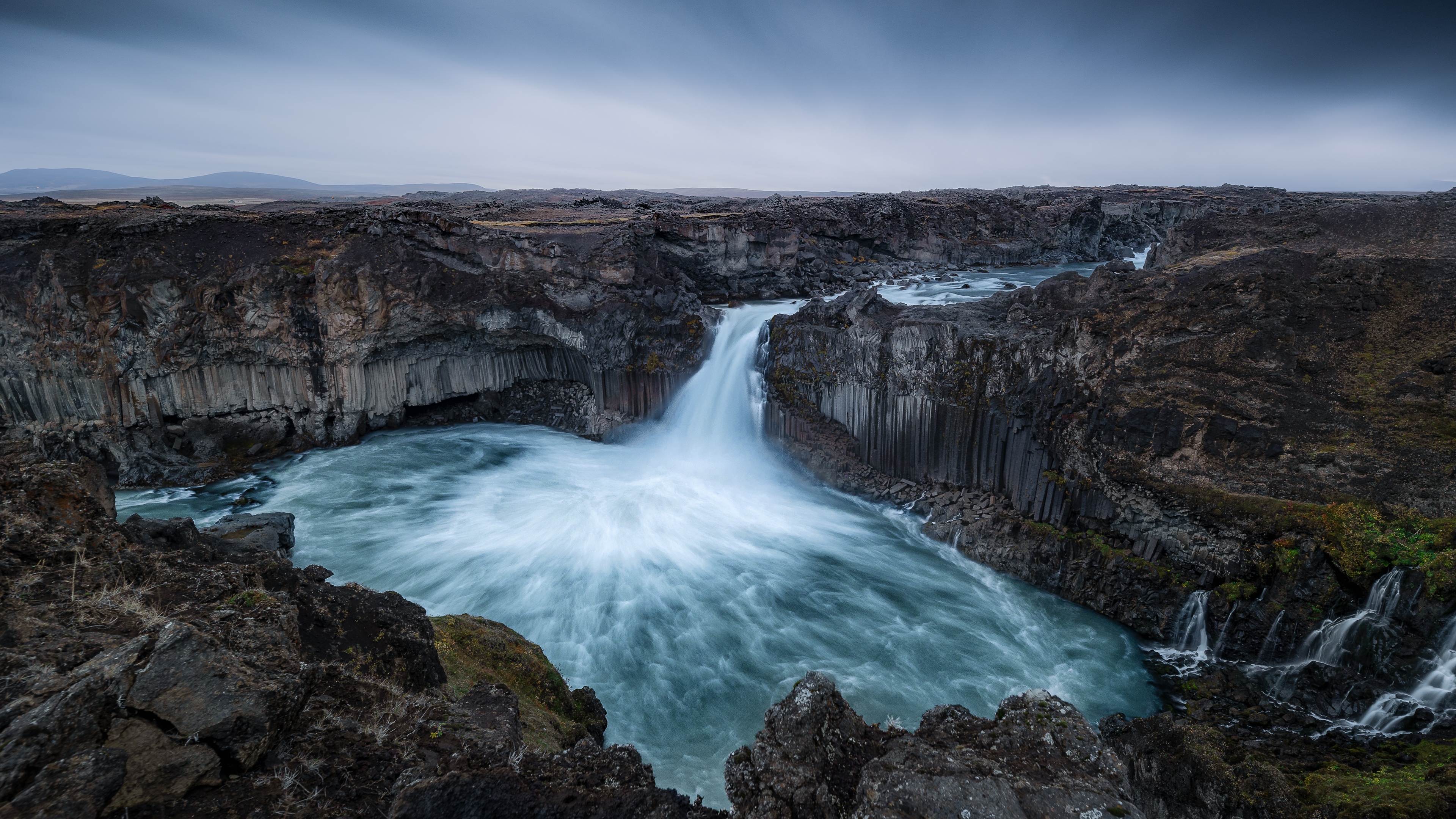 Aldeyjarfoss waterfall Wallpaper