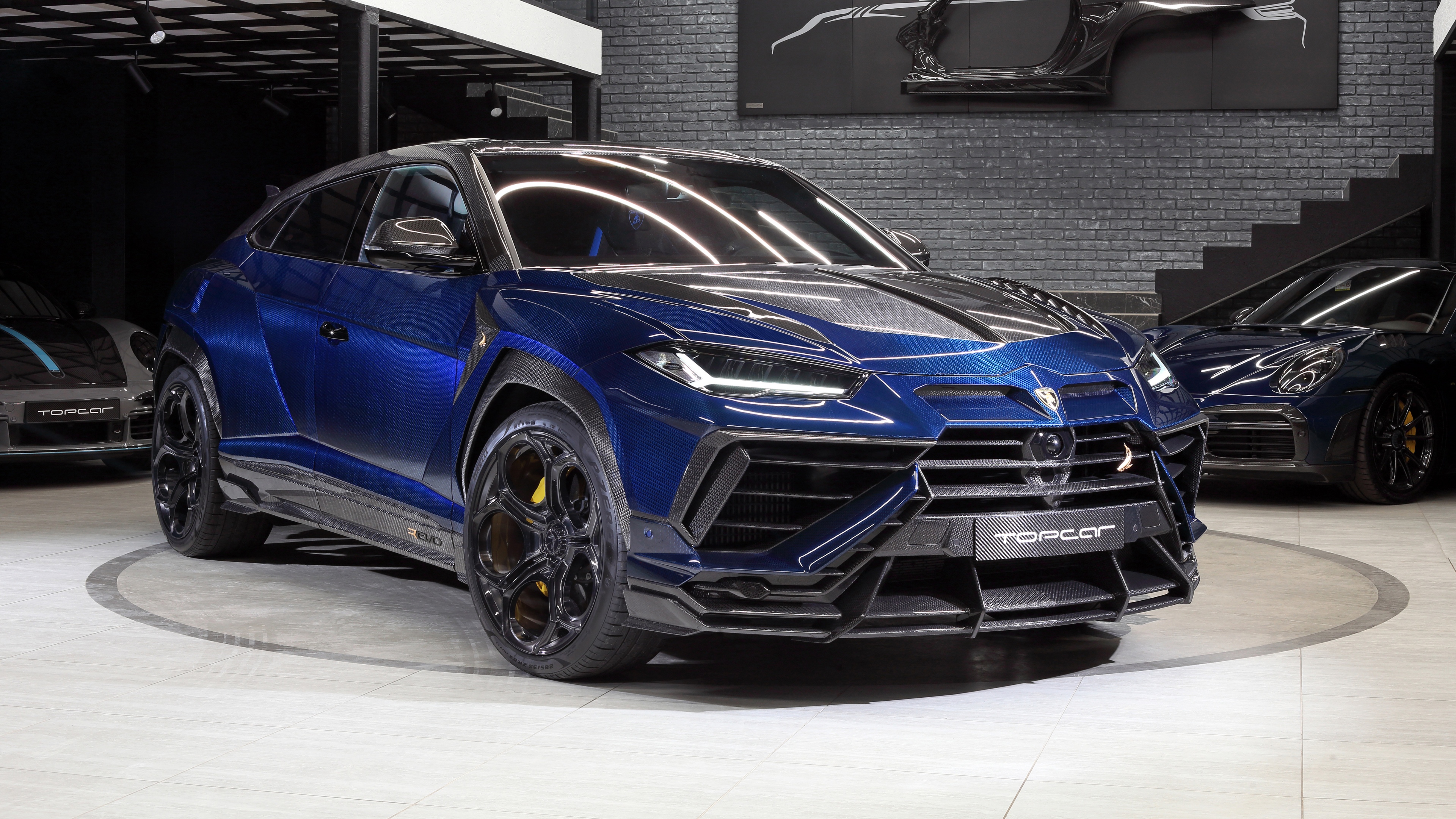 TopCar Lamborghini Urus REvo Stealth Edition Wallpaper