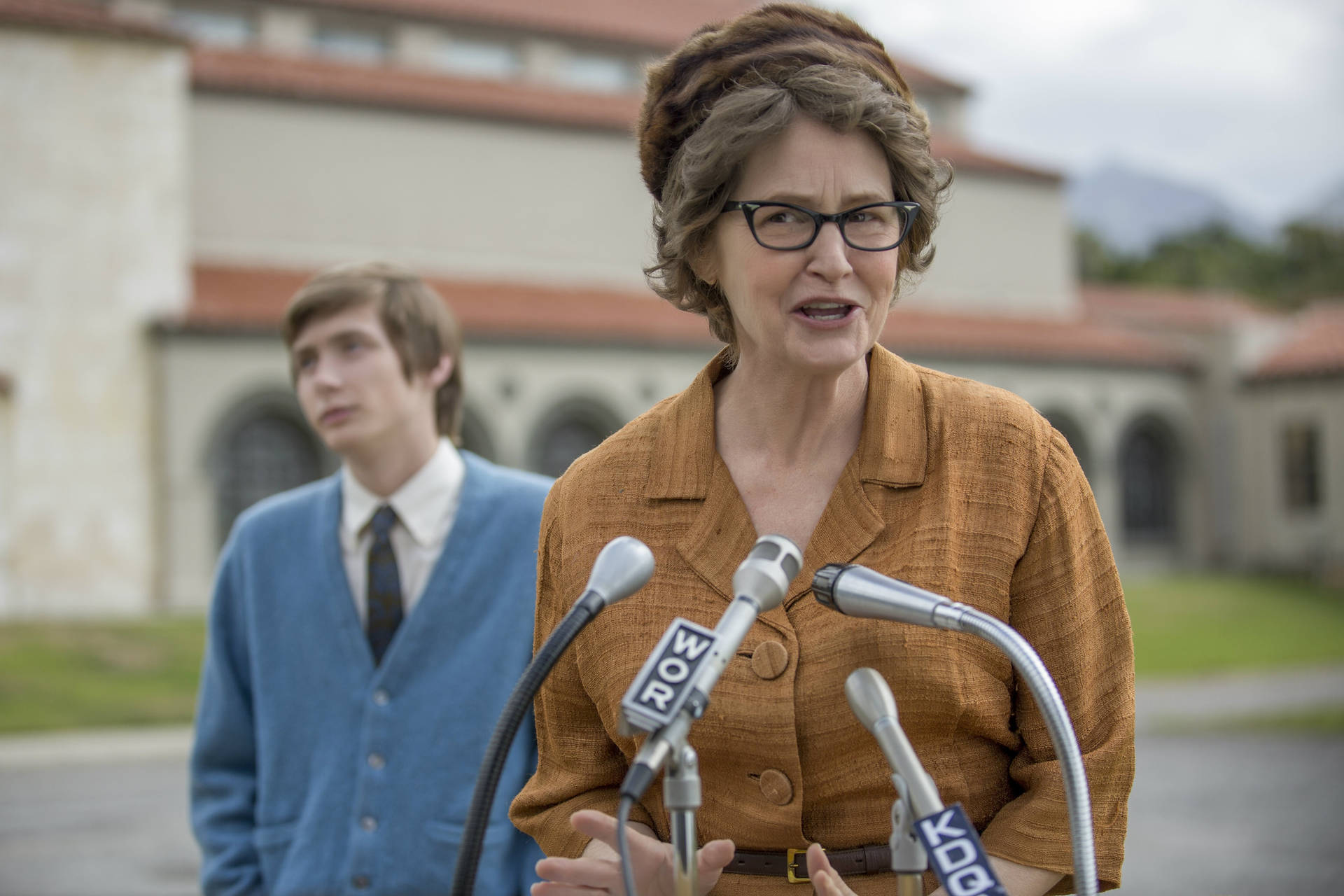 High-Quality Melissa Leo in Character as Madalyn Murray O'Hair Desktop Background